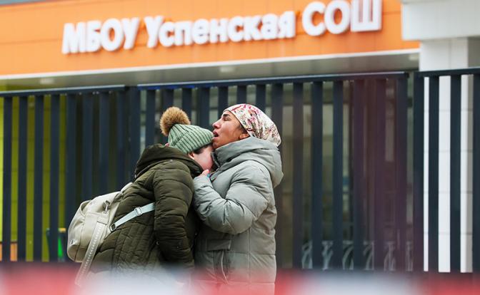 Трагедия в Горках-2 шокировала и учителей, и детей и родителей. Что скажет Минпросвещения?