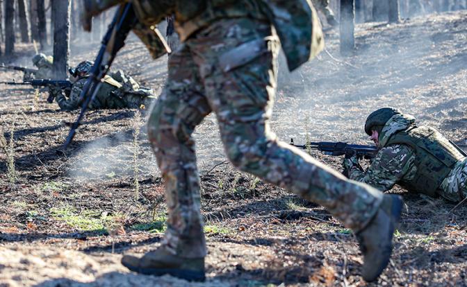 На фото: военнослужащие штурмового подразделения морской пехоты Северного флота в составе группировки войск "Днепр"