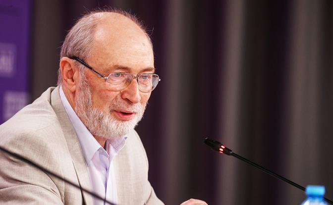 На фото: руководитель Гидрометцентра России Роман Вильфанд.