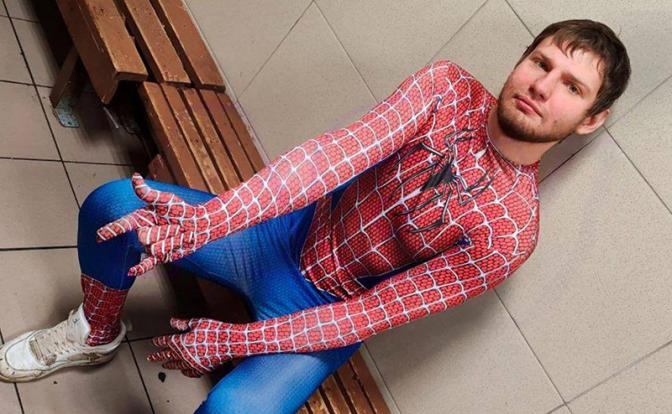 Арестован «человек-паук», пришедший на процесс по делу Долиной