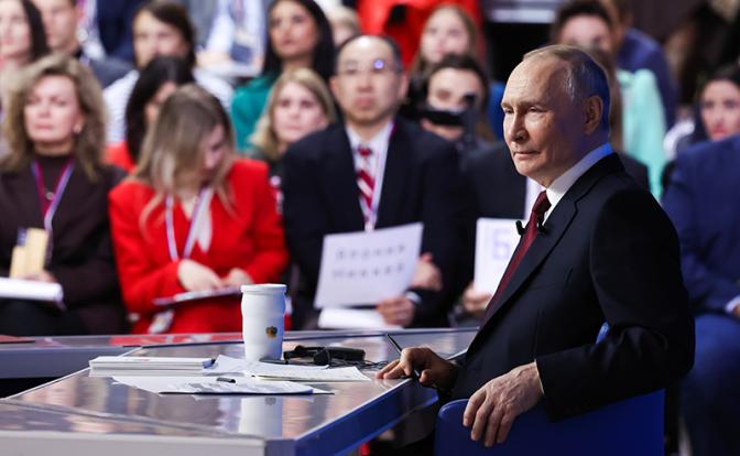 На фото: президент РФ Владимир Путин / заместитель председателя Совета безопасности РФ Дмитрий Медведев