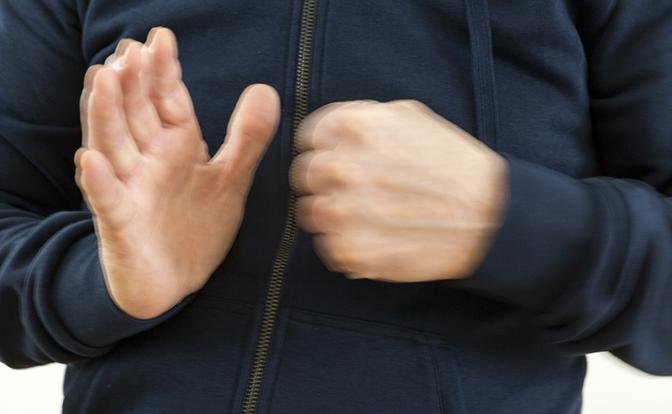 «Когда тебе будет 18 – я буду тебя убивать»: В пригороде Новосибирска мужчины напали на курсанта