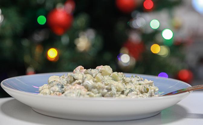 Нутрициолог перечислила новогодние блюда, которые не сочетаются с алкоголем