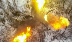 Зеленский даже сдохнуть под пулями готов, только бы "зайти в дом" назло Путину