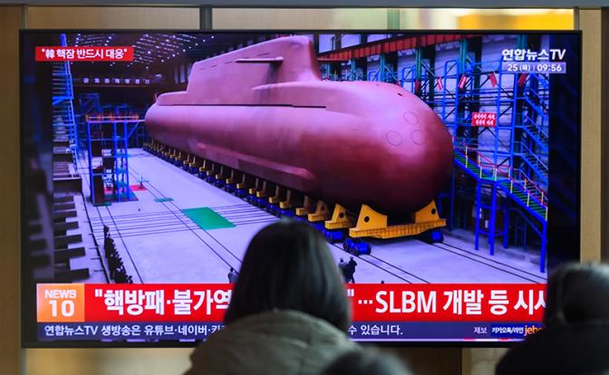 На фото:  на экране место строительства атомной подводной лодки, которая будет вооружена стратегическими управляемыми ракетами