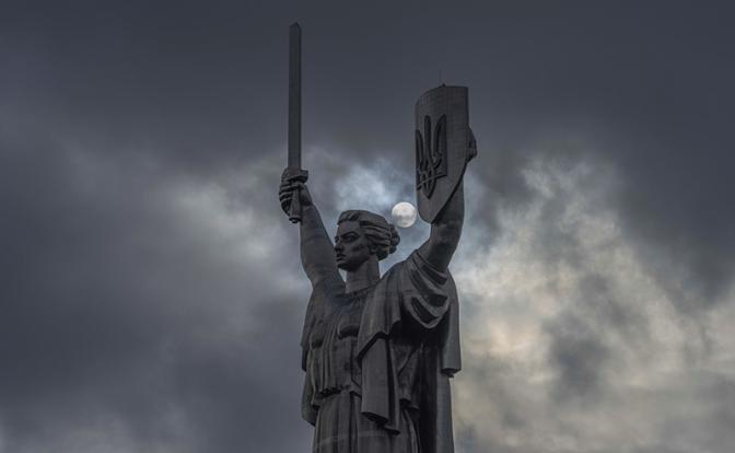 Киев погрузился во тьму: очевидцы рассказывают о блэкауте в части районов