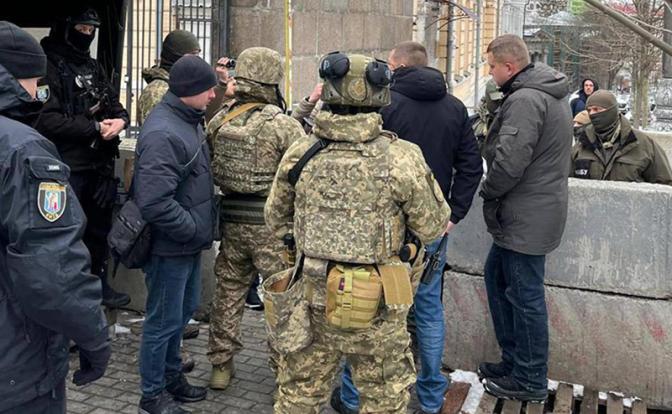 За сутки до встречи во Флориде Трамп взял в заложники любимых кнопкодавов Зеленского