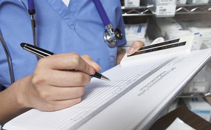 Врачи лечили защемление вместо онкологии жительнице Новосибирска: она скончалась