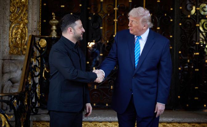 На фото: глава Белого дома Дональда Трампа и президент Украины Владимира Зеленского