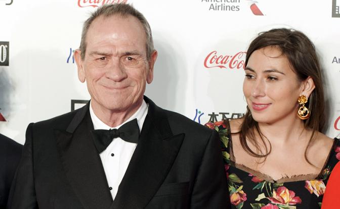 На фото: американский актер Томми Ли Джонс с дочерью Викторией