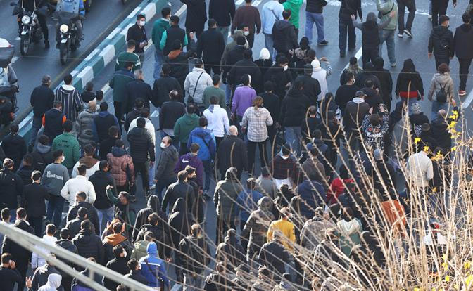 На фото: протесты в Иране