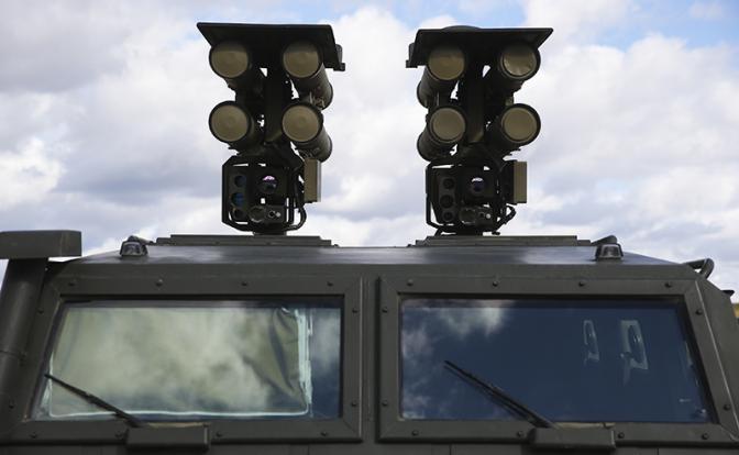 На фото: боевая машина многоцелевого ракетного комплекса "Корнет-ЭМ" во время демонстрационного показа боевых возможностей образцов военной техники