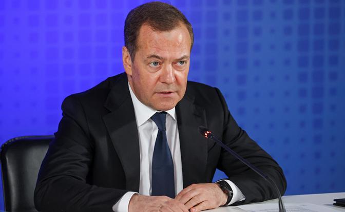 На фото: заместитель председателя Совета безопасности России Дмитрий Медведев