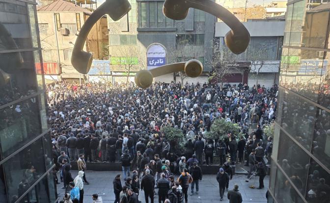 В Иране идут массовые протесты: много погибших и арестованных