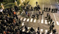 Городскими боями в Иране верховодит из Парижа 73-летняя Марьям Раджави