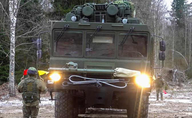 На фото: комплекс "Орешник".