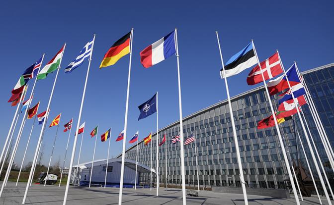 Александр Храмчихин: И нам, и Западу пора перстать врать, что НАТО - какая-то мощная сила