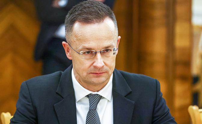На фото: министр внешнеэкономических связей и иностранных дел Венгрии Петер Сийярто