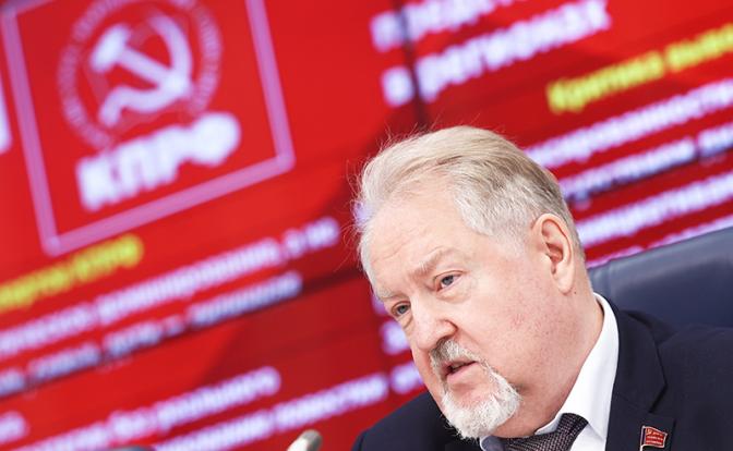 На фото: депутат Госдумы, секретарь ЦК КПРФ Сергей Обухов