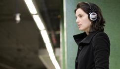 Оториноларинголог предупредила об опасности прослушивания музыки в метро