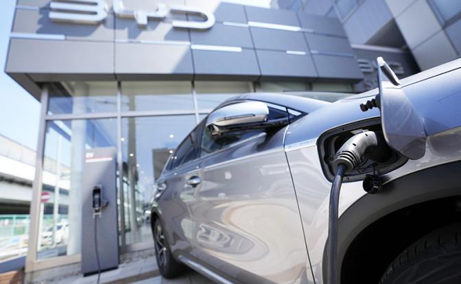 Меняют чаще айфонов. Поднебесная больше не следует мировым трендам — она создаёт их Меняют чаще айфонов. Поднебесная больше не следует мировым трендам — она создаёт их