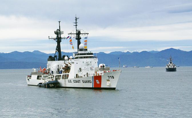 На фото: корабль Береговой охраны США