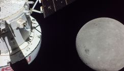 США отправят астронавтов к Луне до начала лета. Роскосмос ищет повод никуда не лететь
