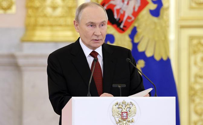 На фото: президент РФ Владимир Путин во время выступления на церемонии вручения верительных грамот послами иностранных государств