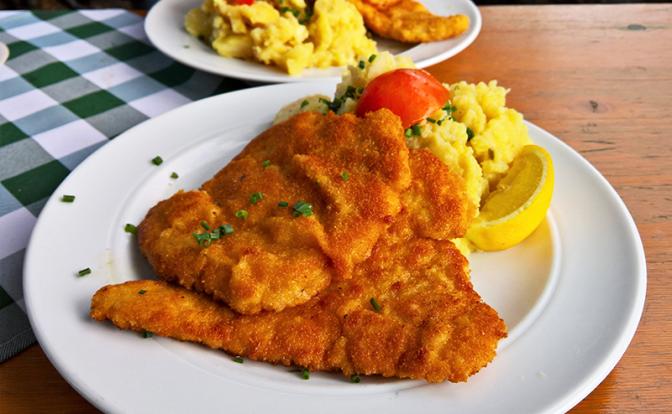 Врач рассказал, чем нельзя кормить мужчину