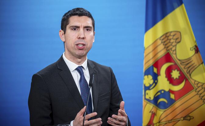 На фото: министр иностранных дел Молдавии Михаил Попшой