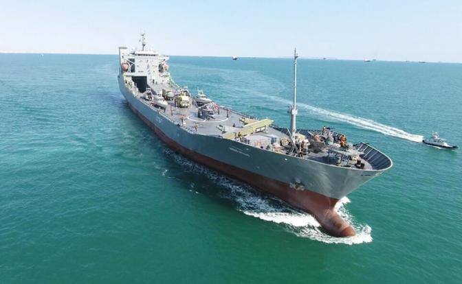 На фото: дрононосец «Шахид Рудаки»