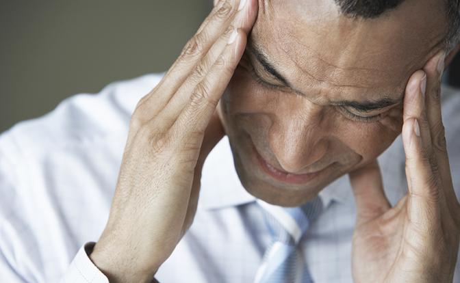 Терапевт рассказала, о чём может сигнализировать хроническая головная боль