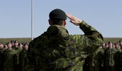 Канадские лесорубы уйдут в партизаны: Оттава начала подготовку к войне с США