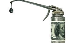 Эксперт сказал, как захват танкеров теневого флота повлияет на цены на нефть и курс рубля