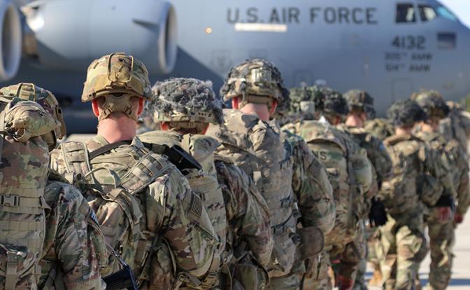 «Дискомбобулятор Трампа» многие списали на деменцию – но эксперты считают иначе