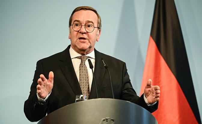 На фото: глава Минобороны ФРГ Борис Писториус.