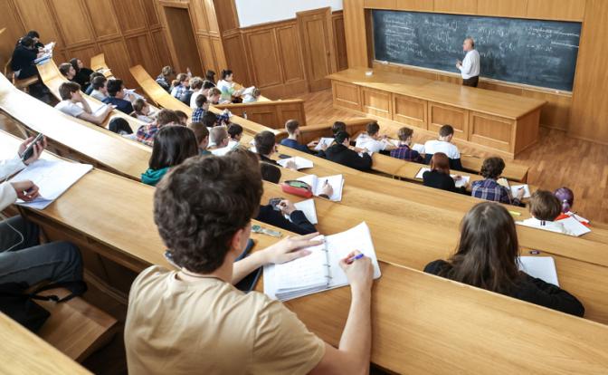 Вперед, в советское прошлое: Реформа образования возвращает вузы к стандартам СССР