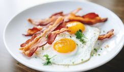 Нутрициолог назвала лучшие продукты для полезного завтрака