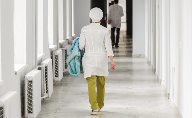 Не пошевелились даже: медик из Канска публично обвинил коллег в гибели ребенка