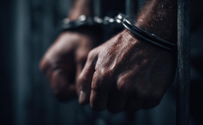 Полковника МВД задержали в Омске