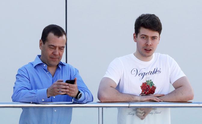 «Новое дворянство»: Дети начальства РФ захватывают командные посты в «ЕдРо» и везде