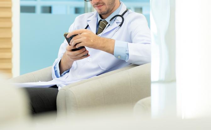 В Кемерово уволили медика за скандальное видео с пациентами