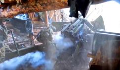 «Укро-птичник» паникует: В Гришино русские на двух БТР M113 заскочили в тыл «птахам Мадьяра», давят