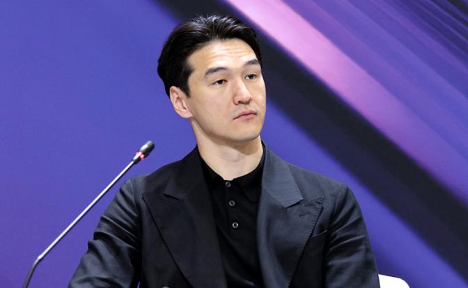 На фото: комик Нурлан Сабуров