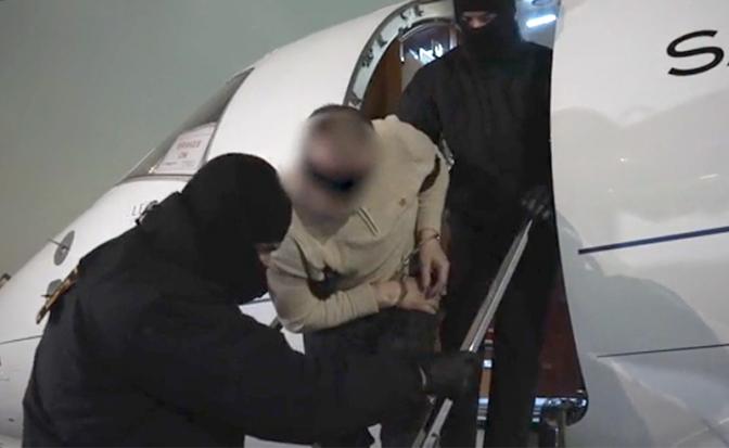 На фото: исполнителя покушения на генерал-лейтенанта Владимира Алексеева Любомира Корбу задержали в ОАЭ.