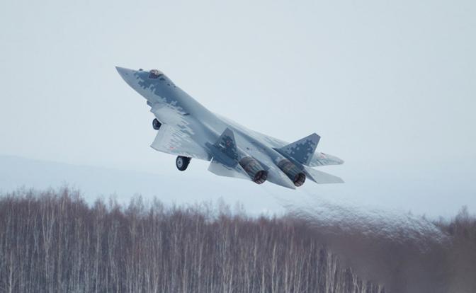 На фото: истребитель пятого поколения Су-57