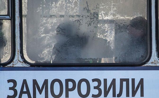 Снова Бастрыкину надо вмешиваться? Водитель высадил подростков из микроавтобуса посреди степи