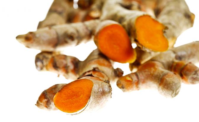 На фото: куркума — род многолетних травянистых растений из семейства имбирных.