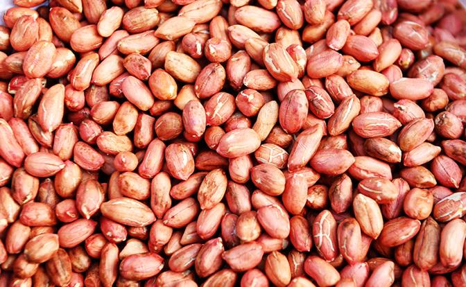 Названы орехи, которые могут улучшить сон