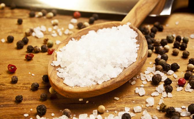 Врач рассказал, как пересоленная еда влияет на память